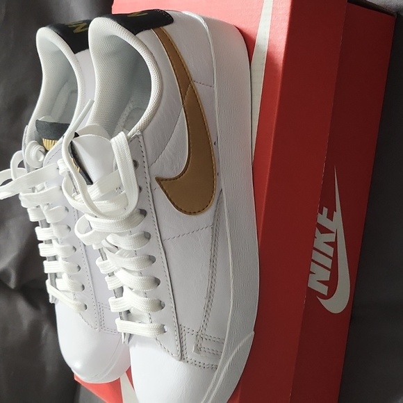 NIKE W BLAZER LOW - Picture 3 of 4